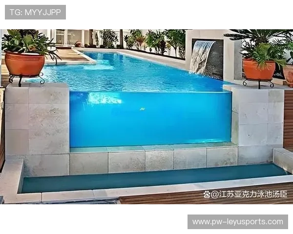 游泳协会加强泳池救护队伍建设与应急协作体系，游泳池救护人员